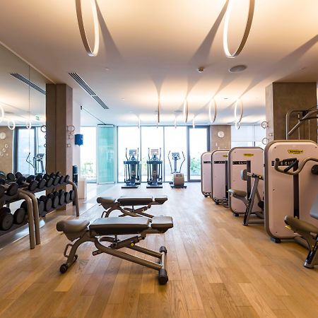 Nikki Beach Resort&Spa Dubai Bagian luar foto The gym at the hotel
