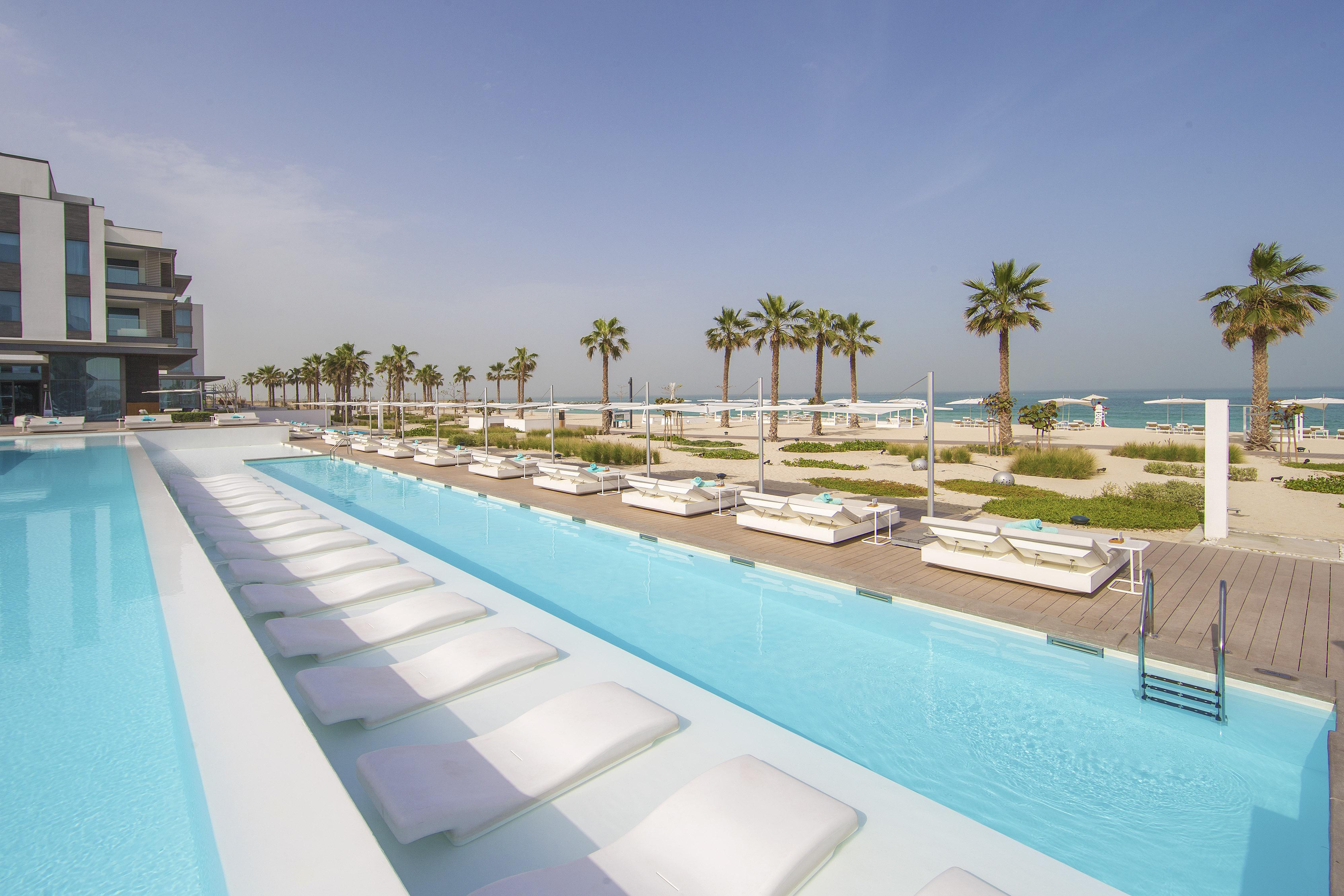 Nikki Beach Resort&Spa Dubai Bagian luar foto The beach at the hotel