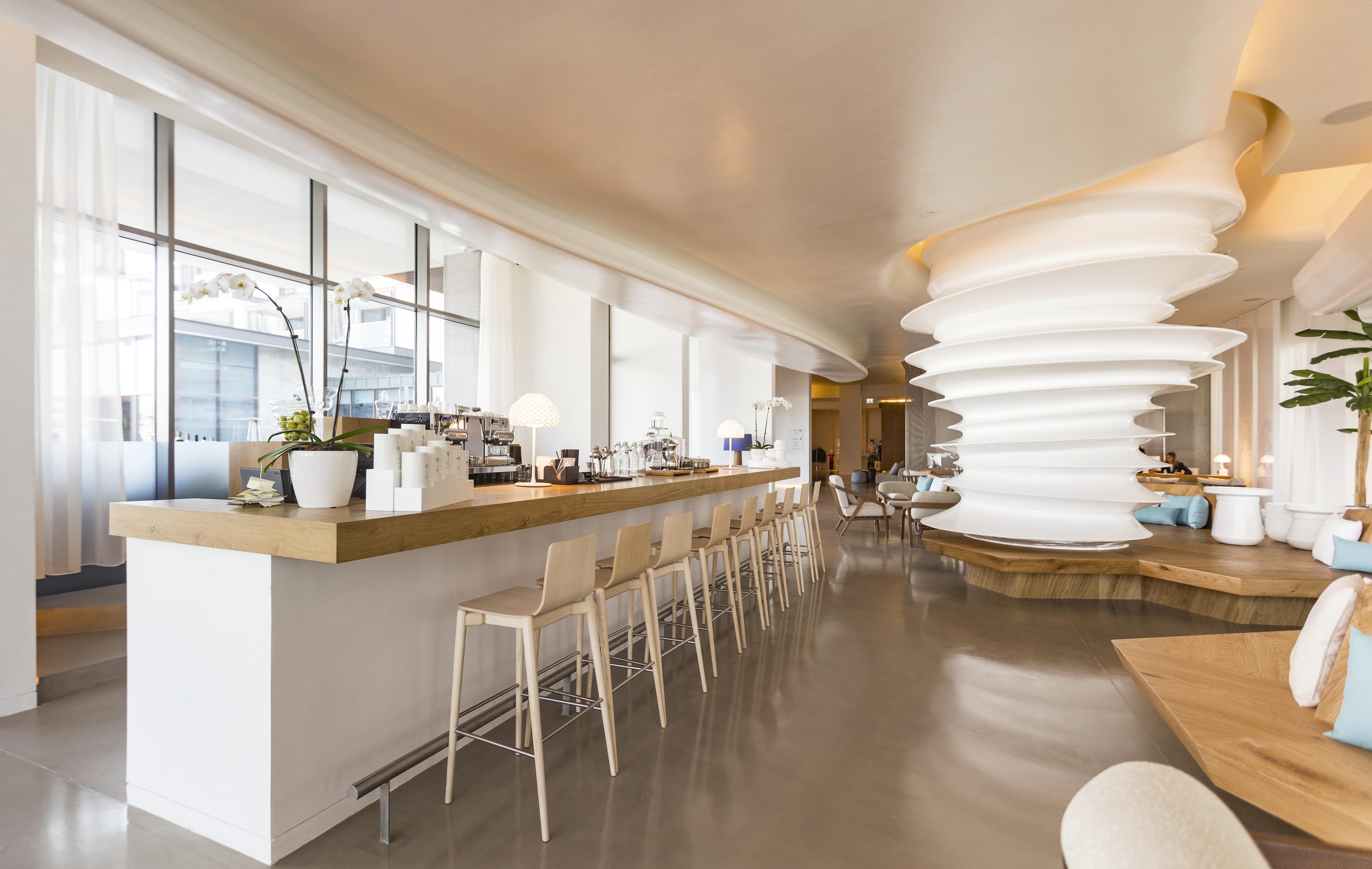 Nikki Beach Resort&Spa Dubai Bagian luar foto The bar at the restaurant