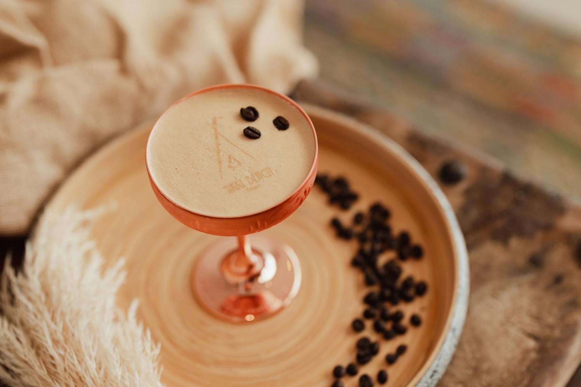 Nikki Beach Resort&Spa Dubai Bagian luar foto A coffee old fashioned