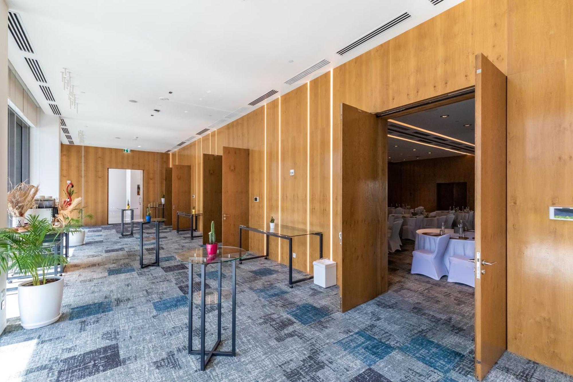 Nikki Beach Resort&Spa Dubai Bagian luar foto Meeting room at the hotel