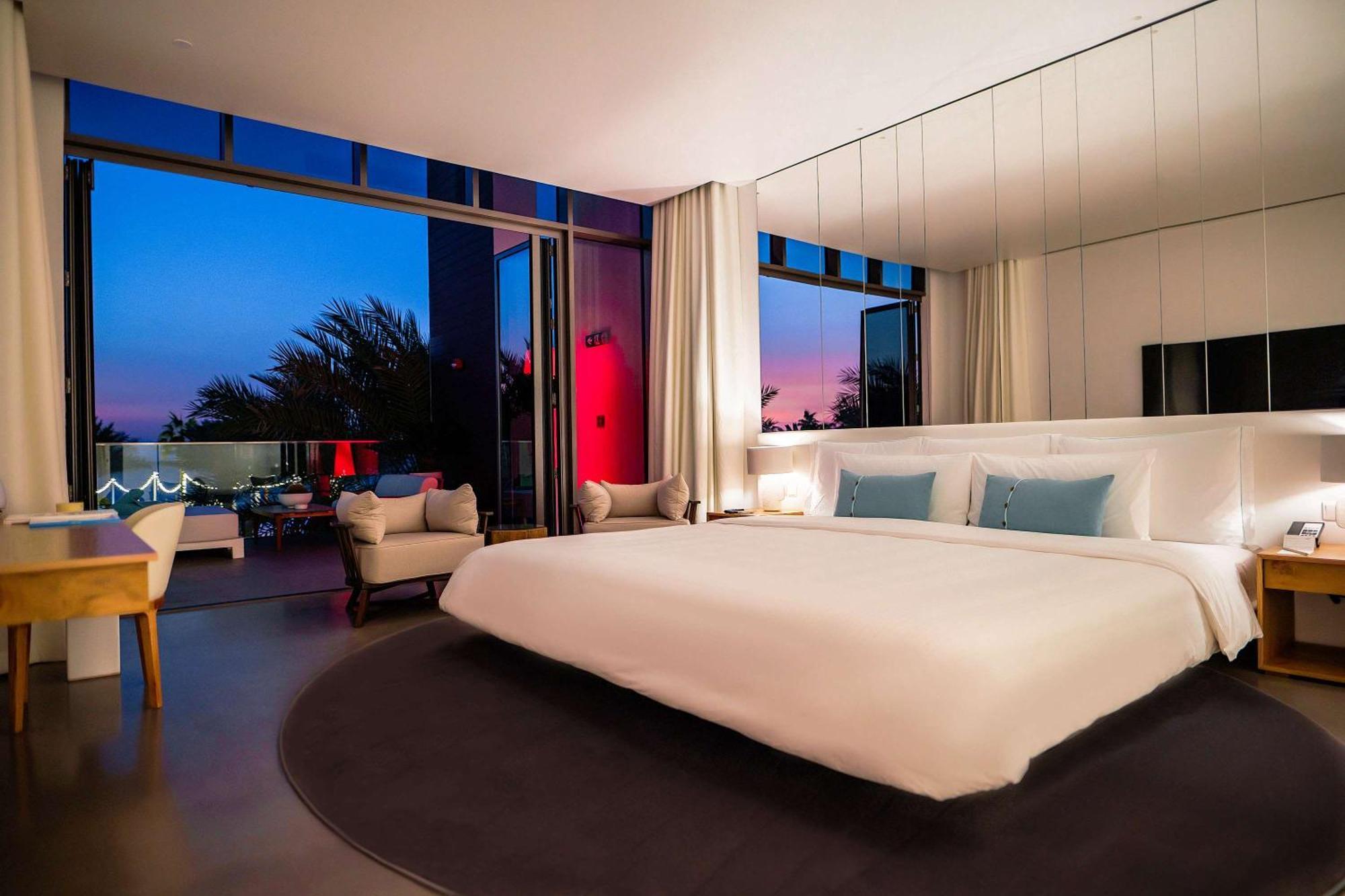 Nikki Beach Resort&Spa Dubai Bagian luar foto A bedroom at the W Dubai - Jumeirah Lakes Towers